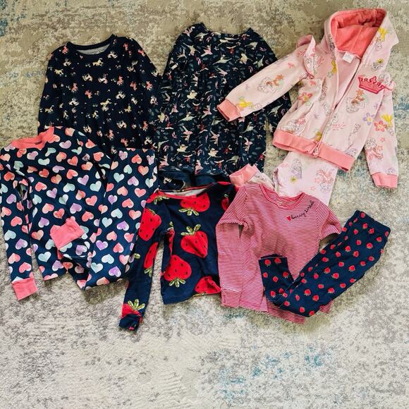 Little Girls Bundle Of Assorted Clothes, Disney, Old Navy, Size 5 - Picture 1 of 3